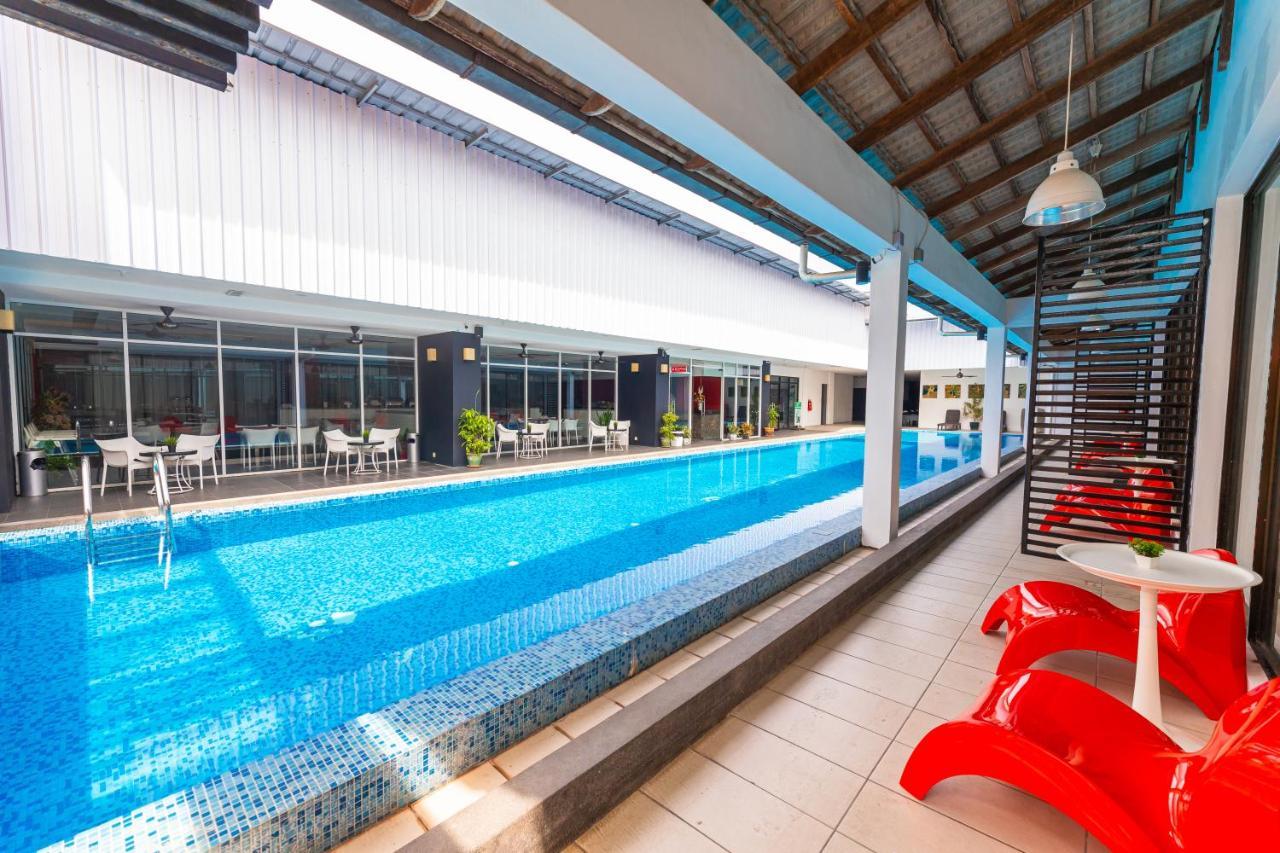 The Villa Langkawi Pantai Cenang  Exterior photo